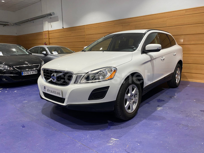 VOLVO XC60 2.0 D3 Momentum 5p.