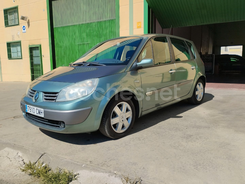 RENAULT Scénic CONFORT AUTHENTIQUE 1.6 16V 5p.