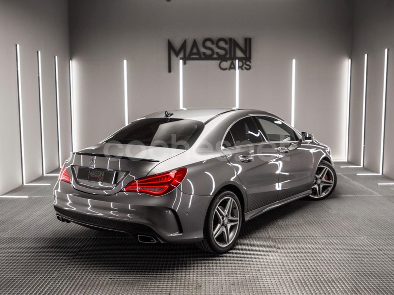 MERCEDES-BENZ Clase CLA CLA 180 AMG Line 4p.