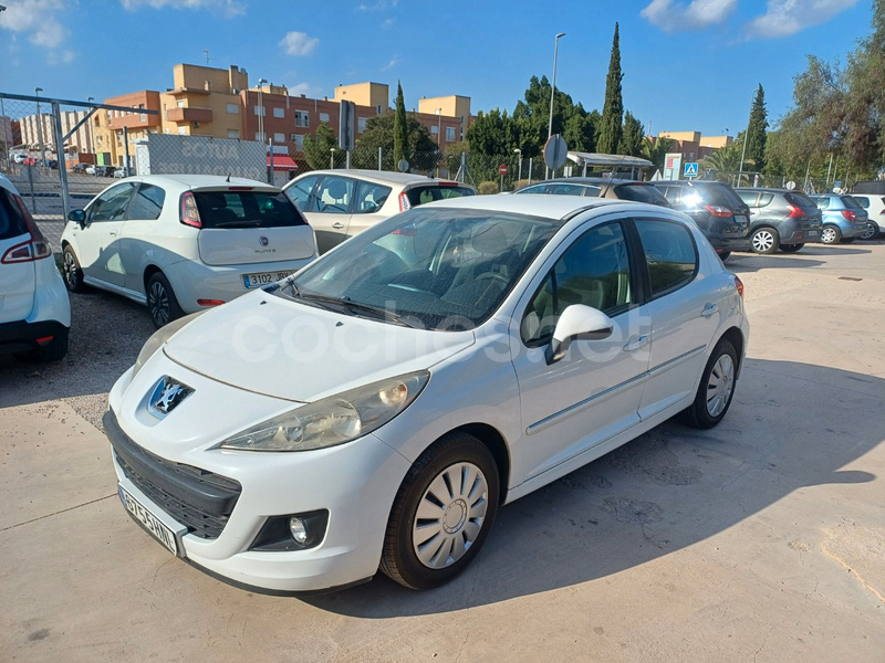 PEUGEOT 207 + 1.4 HDI 68cv FAP 5p.