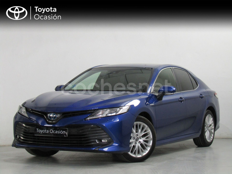 TOYOTA Camry 2.5 220H Advance 4p.