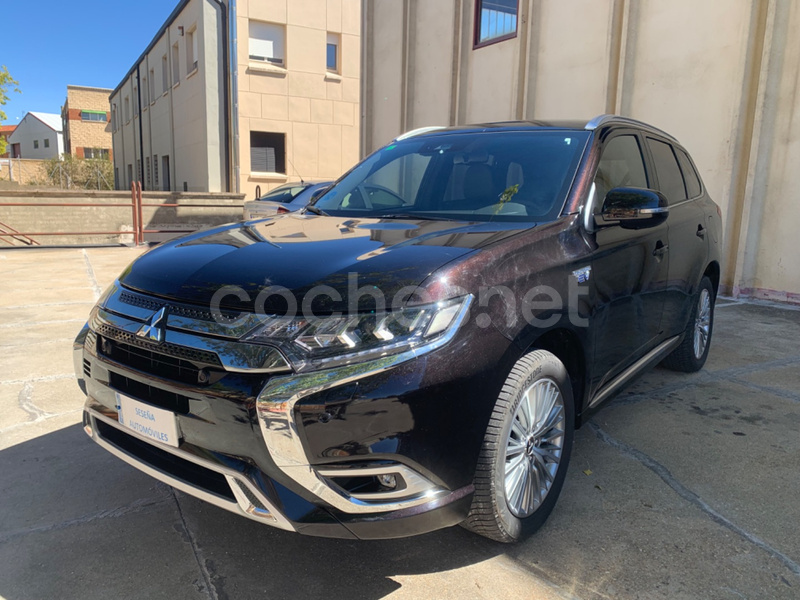 MITSUBISHI Outlander 2.4 PHEV Kaiteki Auto 4WD