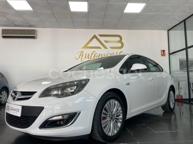 OPEL Astra 1.7 CDTi SS 110 CV Selective 4p.