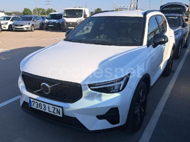 VOLVO XC40 2.0 B3 G Plus Dark Auto