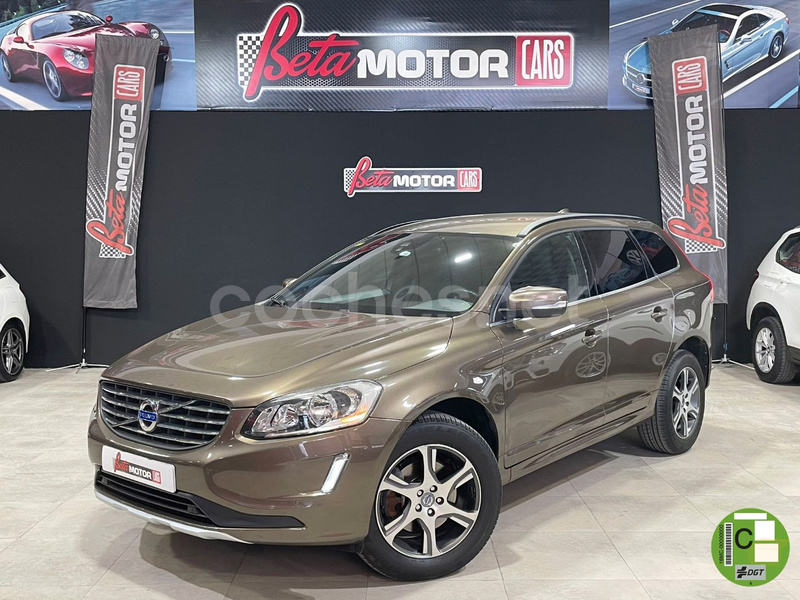 VOLVO XC60 2.0 D4 Momentum Auto 5p.