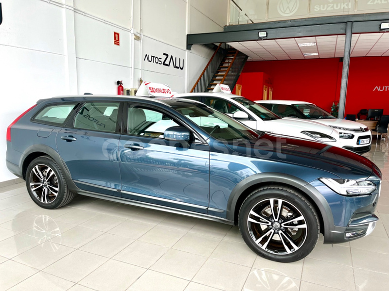 VOLVO V90 Cross Country 2.0 D4 AWD Pro Auto 5p.