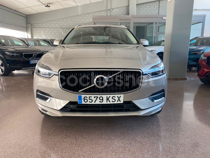 VOLVO XC60 2.0 T8 AWD Momentum Auto