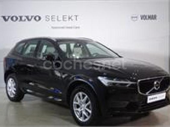 VOLVO XC60 2.0 D4 AWD Momentum Auto 5p.