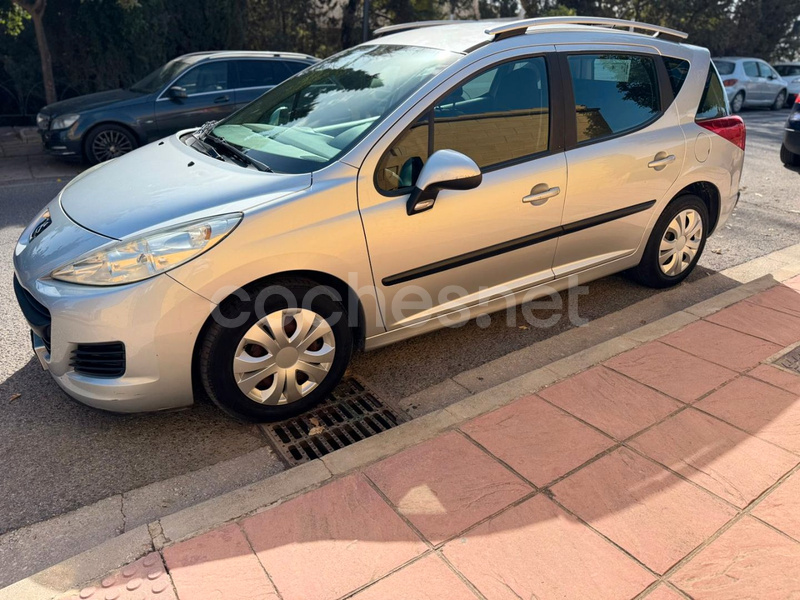 PEUGEOT 207 SW Confort 1.4 75