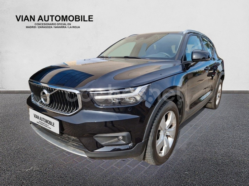 VOLVO XC40 2.0 B4 G AWD Momentum Pro Auto 5p.