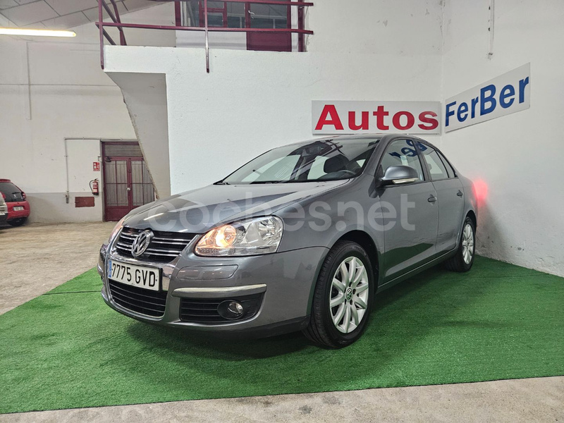 VOLKSWAGEN Jetta 1.6 TDI 105cv Advance Bluemotion Tech 4p.