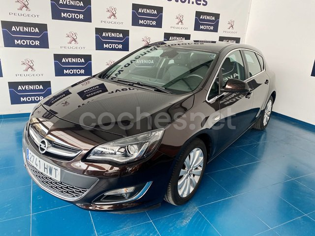 OPEL Astra 1.4 Turbo Excellence Auto 4p.