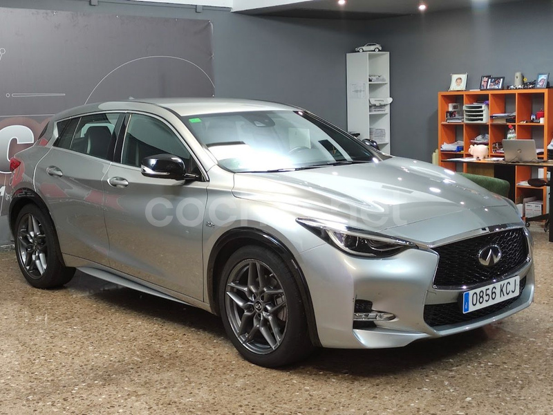 INFINITI Q30 2.0T SPORT 7DCT AWD