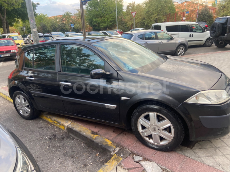 RENAULT Mégane PACK AUTHENTIQUE 1.6 16v 5p.