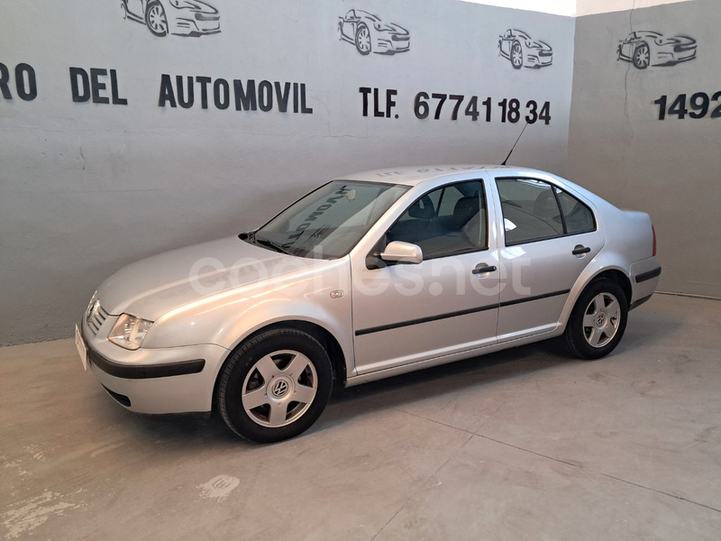 VOLKSWAGEN Bora 1.9 TDi Trendline 110CV 4p.