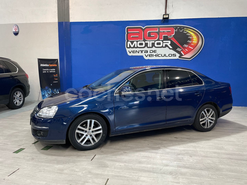 VOLKSWAGEN Jetta 1.9 TDI 105cv Trendline 4p.