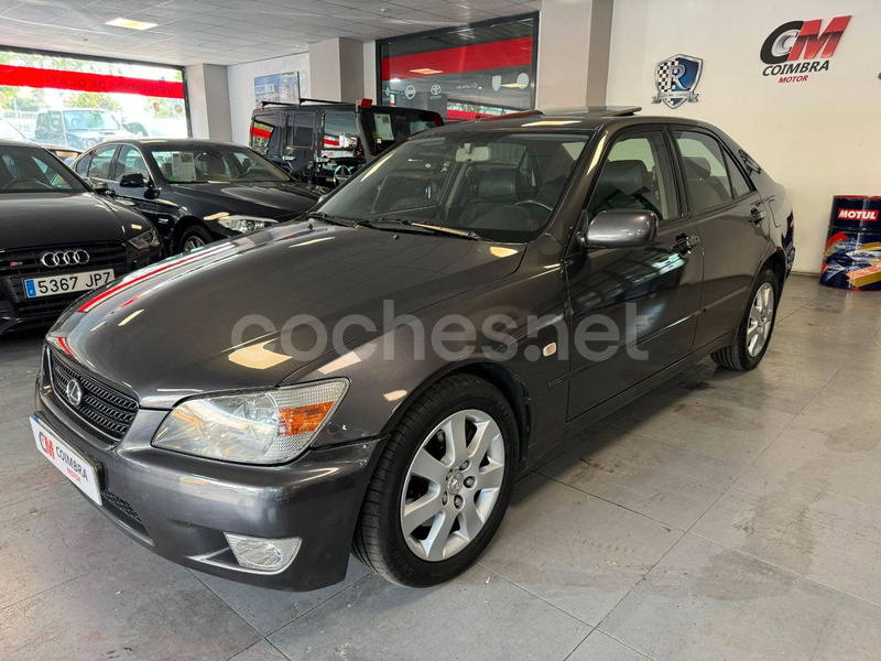 LEXUS IS200 2.0 Premium navegador 4p.