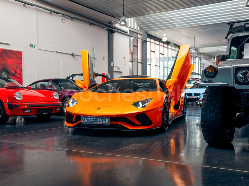 LAMBORGHINI Aventador 6.5 V12 LP 7004 2p.