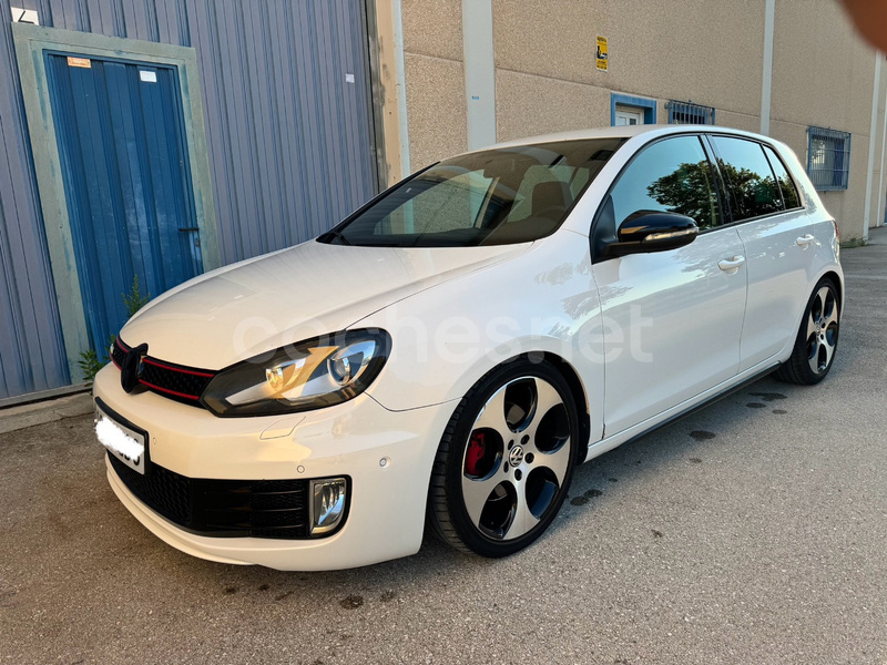 VOLKSWAGEN Golf 2.0 TSI GTI