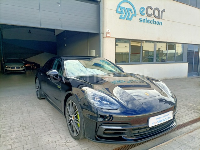 PORSCHE Panamera 4 EHybrid