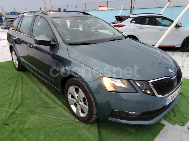 SKODA Octavia Combi 2.0 TDI CR DSG Like