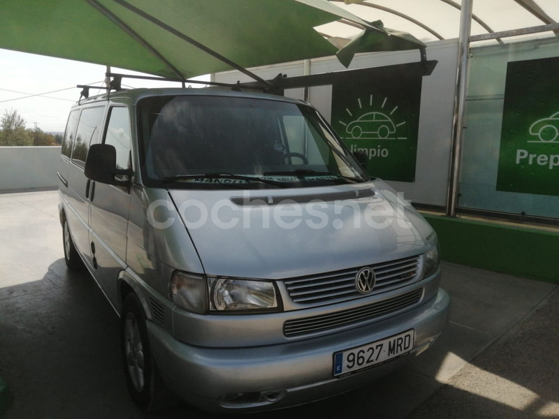 VOLKSWAGEN Multivan 2.5 TDI