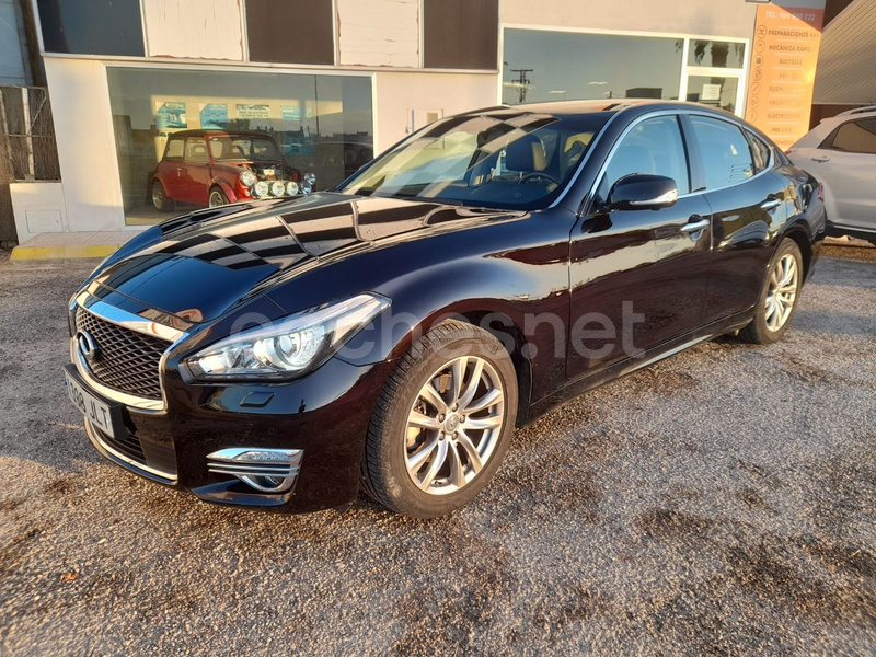 INFINITI Q70 3.5H V6 GT PREMIUM TECH AUTO