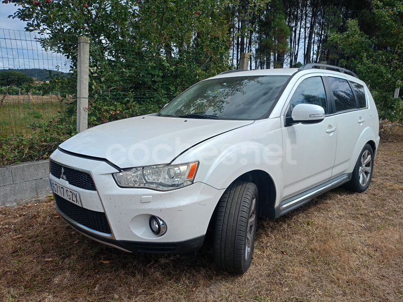 MITSUBISHI Outlander 220 DID SST Kaiteki