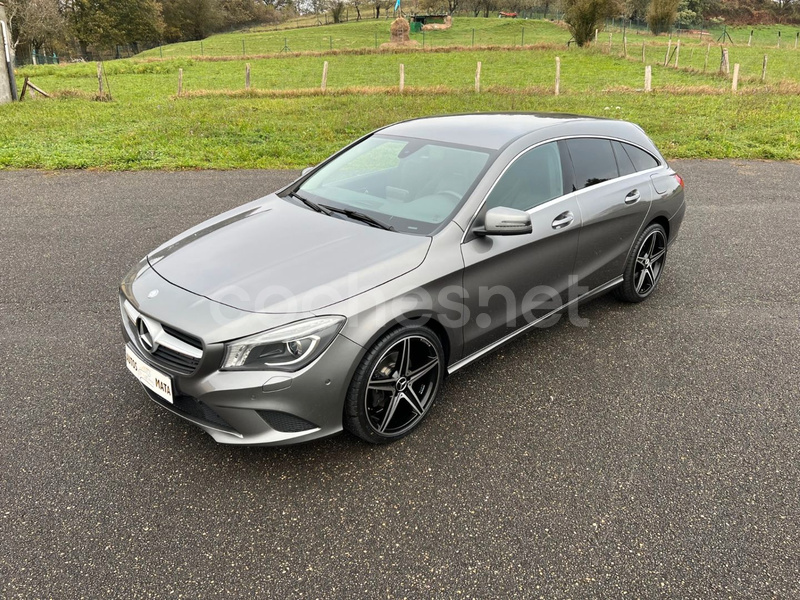 MERCEDES-BENZ Clase CLA CLA 200 d AMG Line Shooting Brake