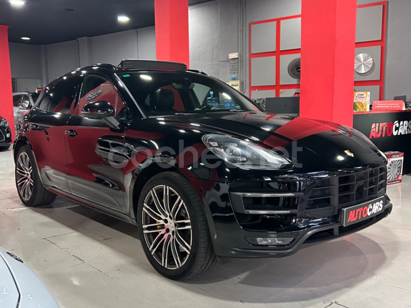 PORSCHE Macan Turbo con paquete Performance