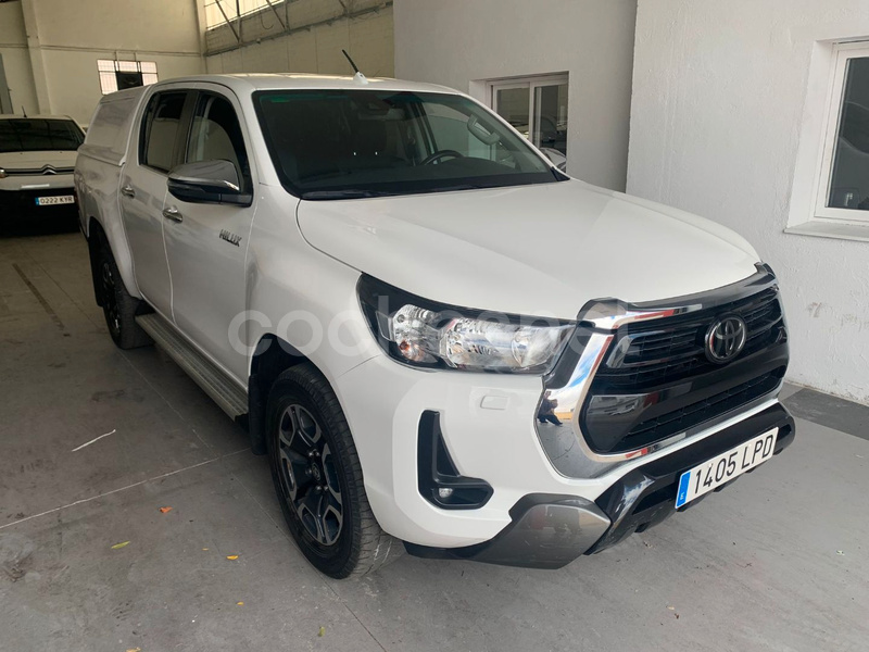 TOYOTA Hilux 2.8 D4D 150kW C. Doble Invincible AT 4p.