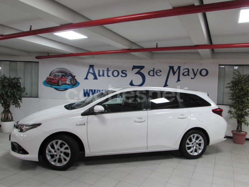 TOYOTA Auris 1.8 140H Active Touring Sports