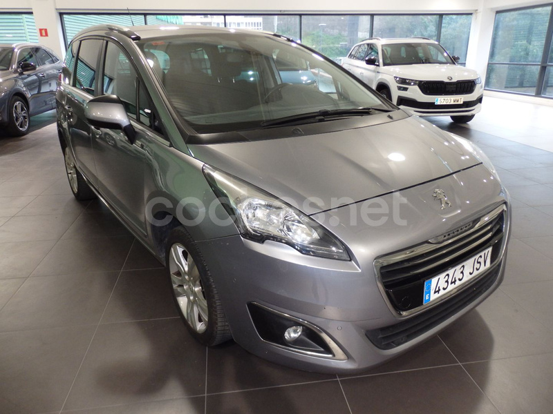 PEUGEOT 5008 Style 1.2 PureTech SS