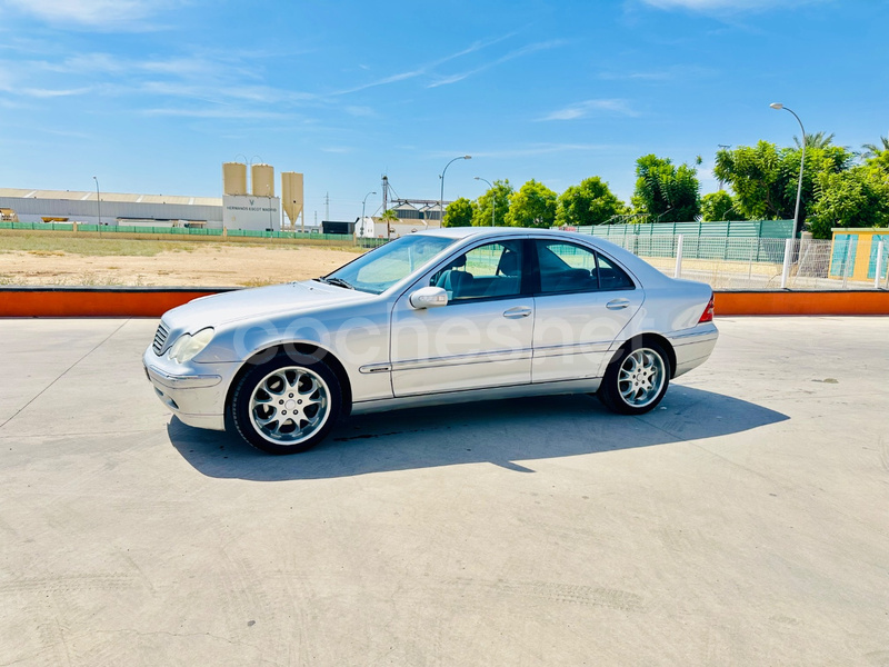 MERCEDES-BENZ Clase C C 200 CDI ELEGANCE 4p.