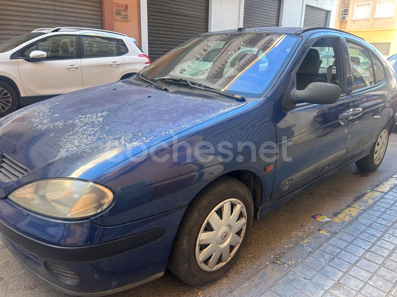 RENAULT Mégane AUTHENTIQUE 1.4 16V 5p.