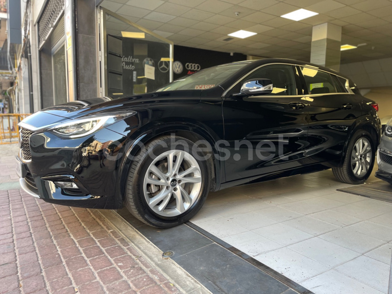 INFINITI Q30 1.5D PREMIUM