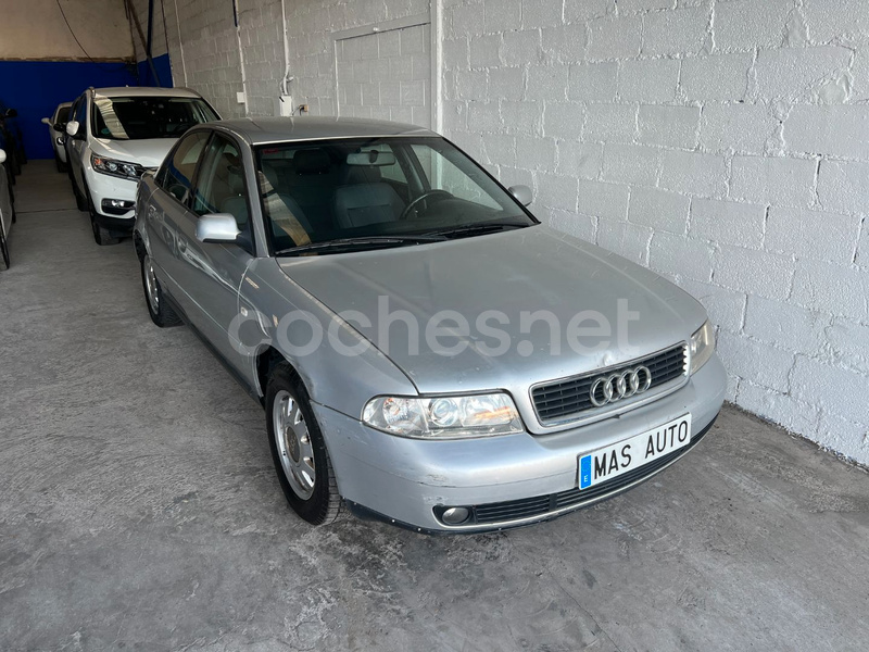 AUDI A4 1.9 TDI 110CV 4p.