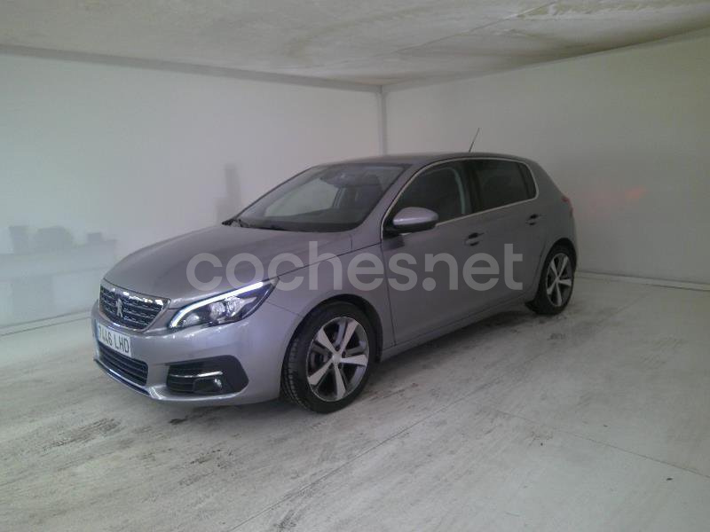 PEUGEOT 308 Allure BlueHDI 130 SS