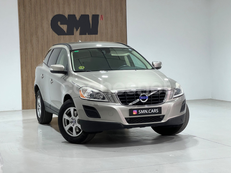 VOLVO XC60 2.0 D3 Momentum Auto 5p.