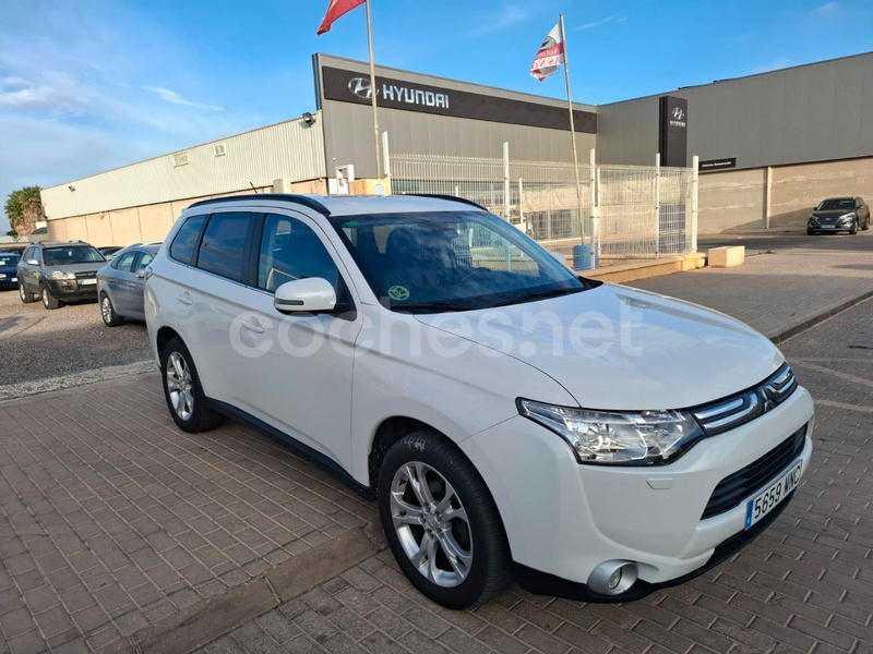 MITSUBISHI Outlander 220 DID Kaiteki Auto 4WD