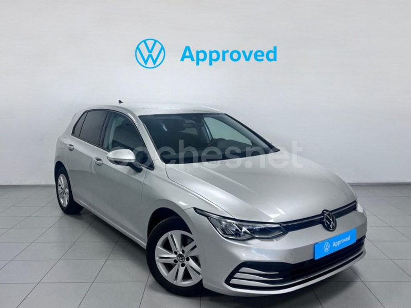 VOLKSWAGEN Golf Life 1.0 eTSI 81kW 110CV DSG 5p.