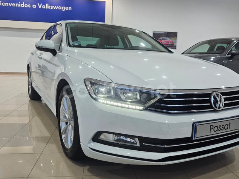 VOLKSWAGEN Passat Advance 2.0 TDI