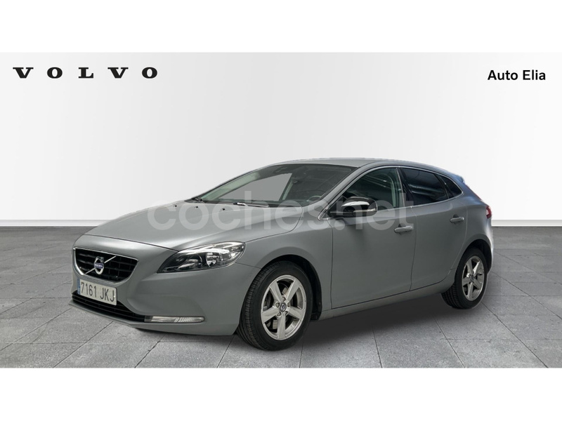 VOLVO V40 2.0 D3 Momentum