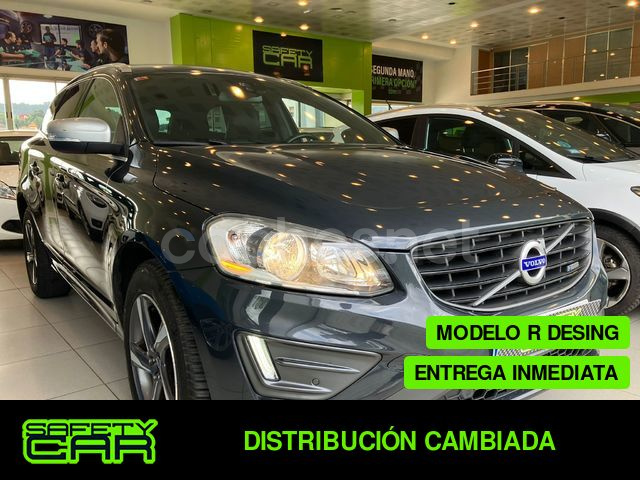 VOLVO XC60 2.0 D4 RDesign Momentum