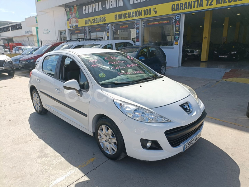 PEUGEOT 207 Confort 1.4 HDI 70