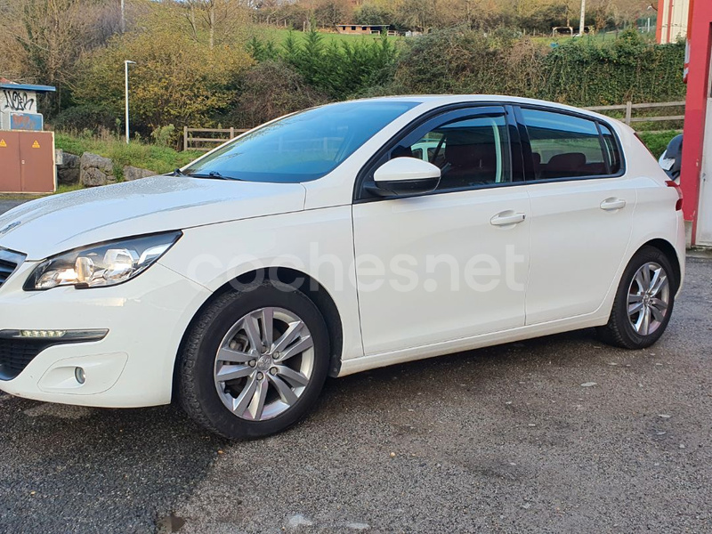 PEUGEOT 308 Active 1.2 PureTech 130 SS