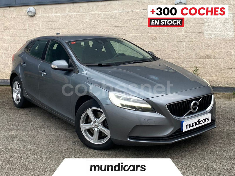 VOLVO V40 2.0 T2 Momentum