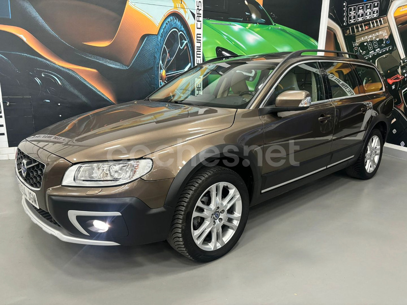 VOLVO XC70 2.0 D4 Momentum Auto 5p.