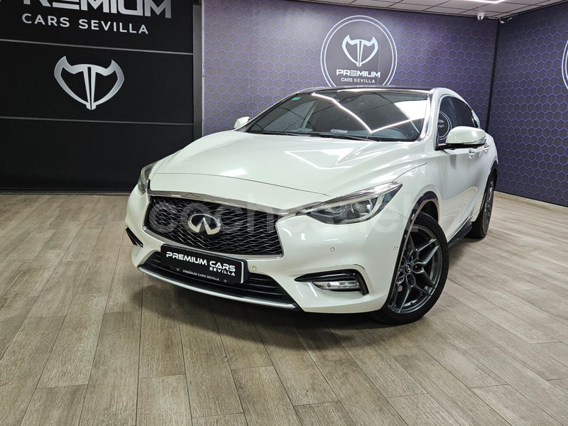 INFINITI Q30 2.2D PREMIUM TECH 7DCT 5p.