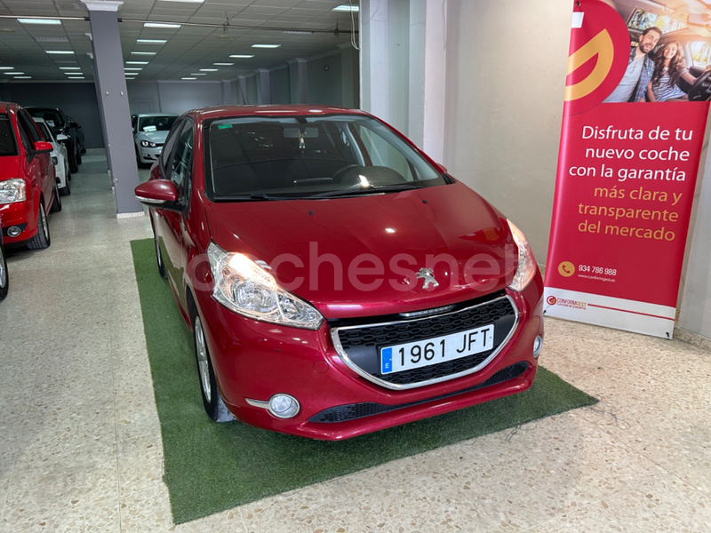 PEUGEOT 208 STYLE 1.2 VTi 82